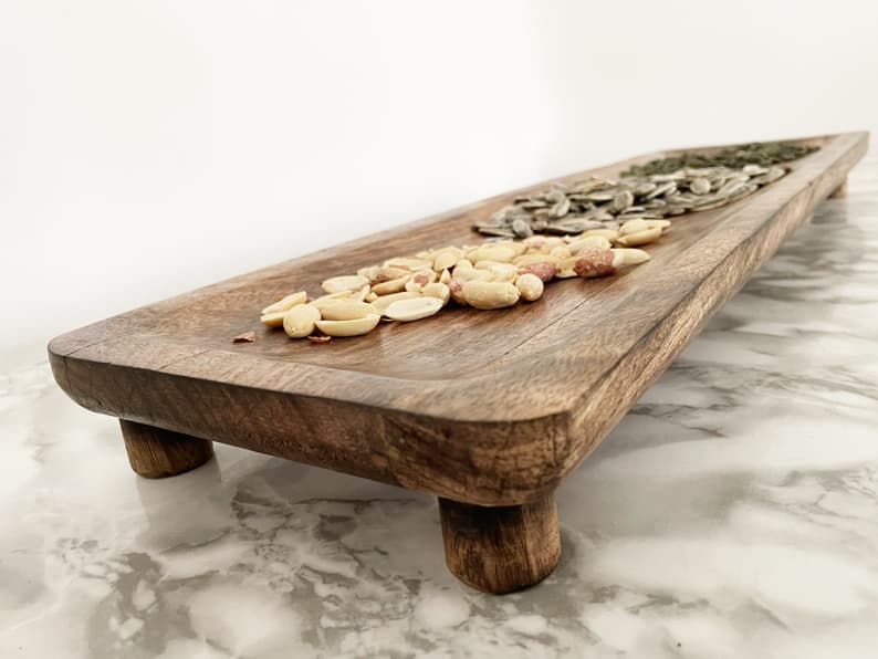 מגש הגשה מעץ עם חריטה אישית – תוצרת ישראל