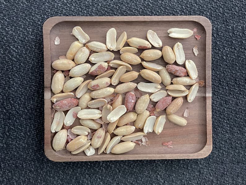 מגש עץ קטן עם חריטה אישית – 15×15 ס״מ